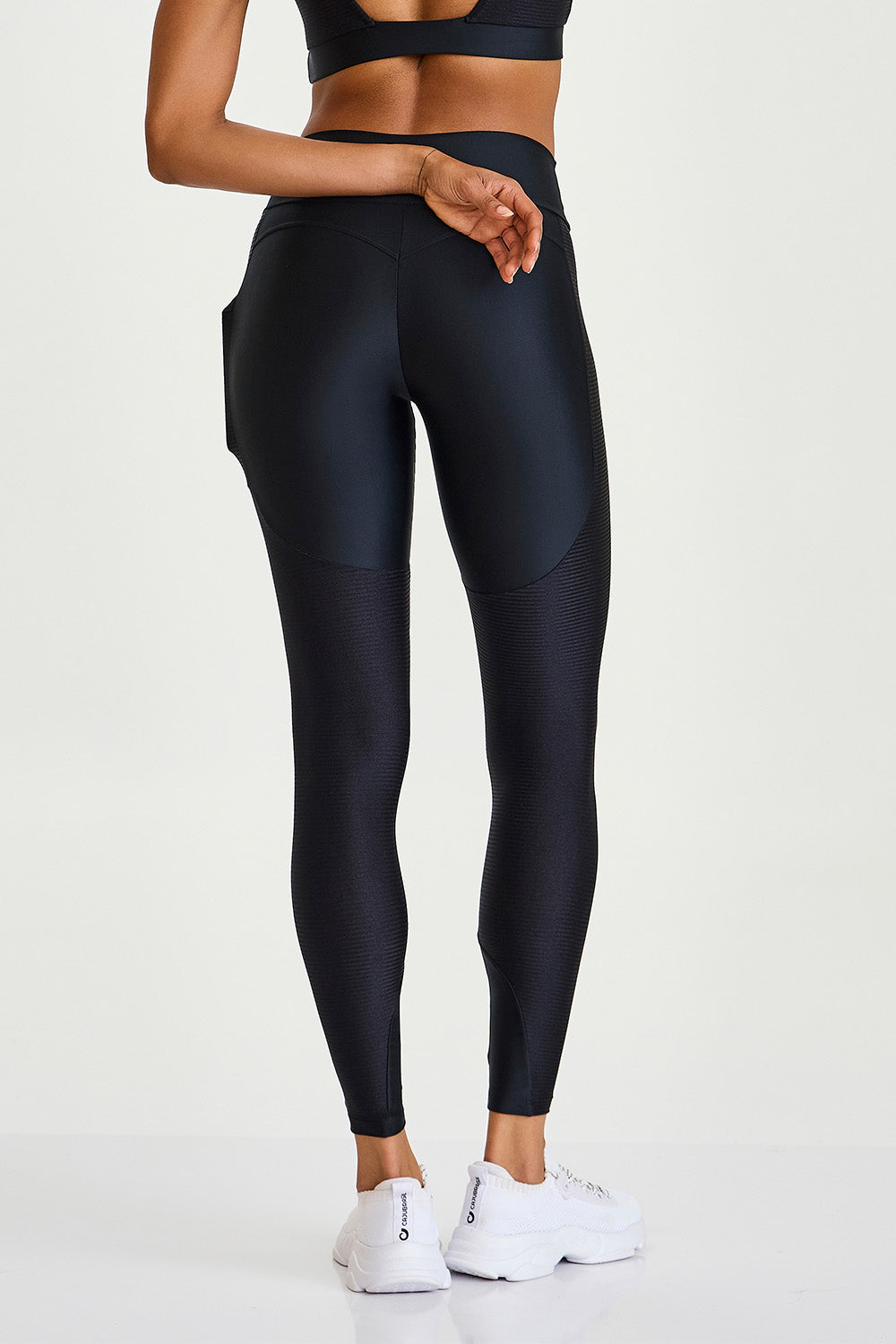 CALZA  ATLETIKA GLOW CON BOLSILLO 22051