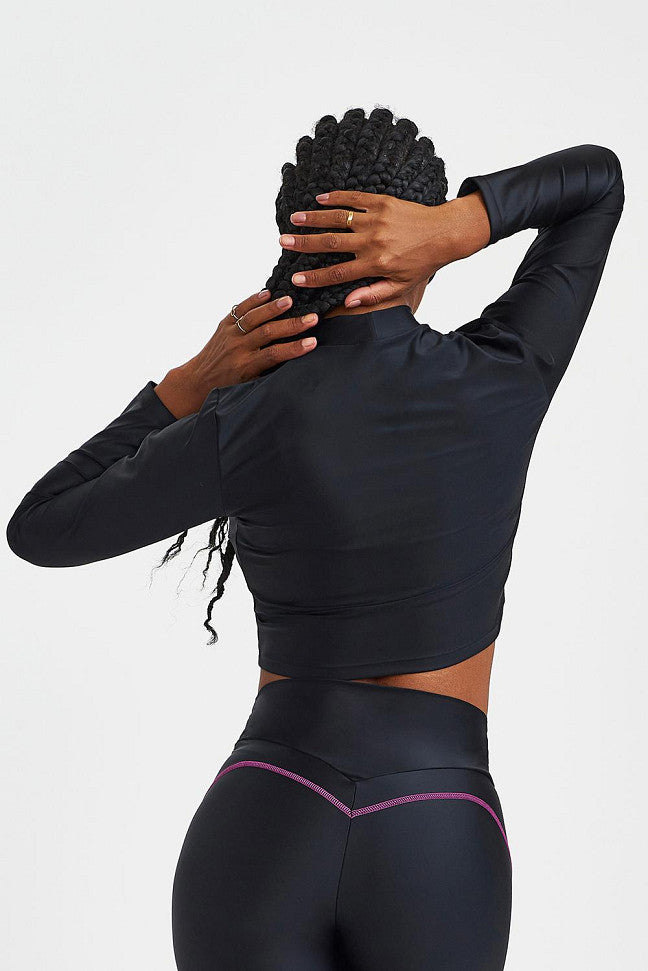 CROPPED MANGA LARGA ATLETIKA CUELLO ALTO 15024